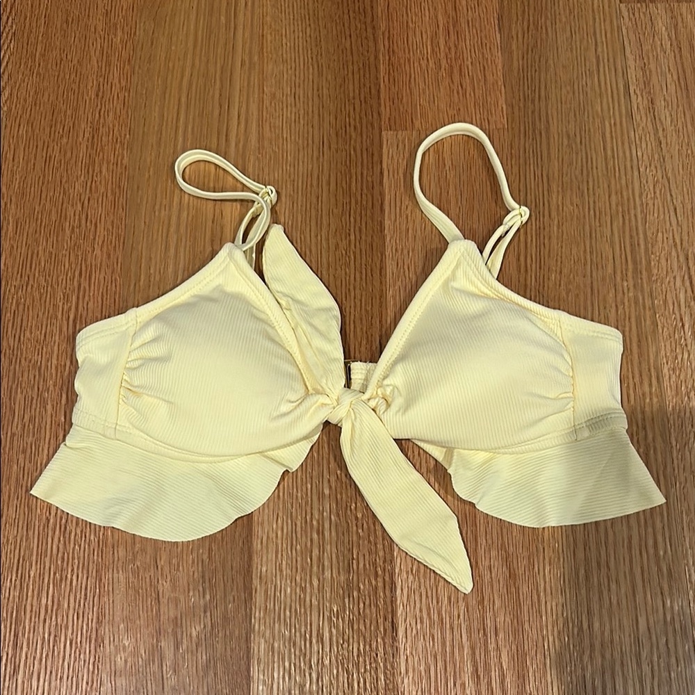 Xhilaration Yellow Ruffled Bikini Top w/Adjustable Straps - Size Medium